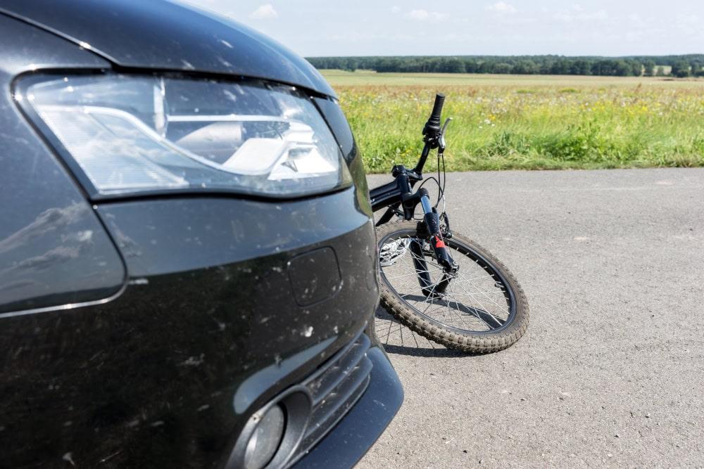 Lawyer assisting Chicago cyclists injured in sideswipe bicycle crashes