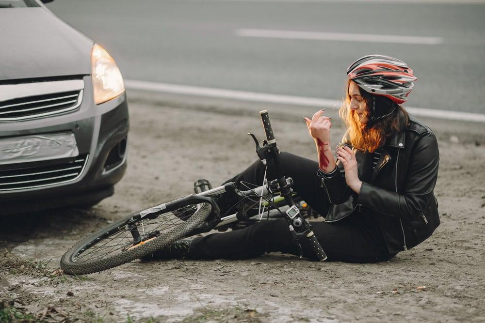 A Chicago law firm handling fracture injury cases for cyclists injured in bicycle crashes.