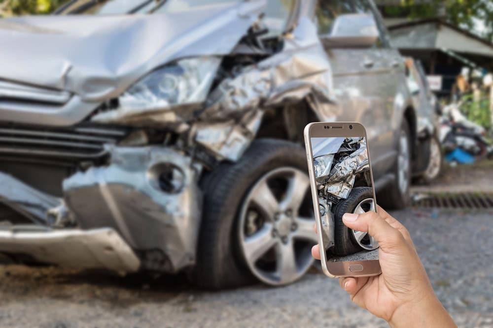 Buffalo Grove Uber accident lawyer assisting car crash victims with insurance claims.
