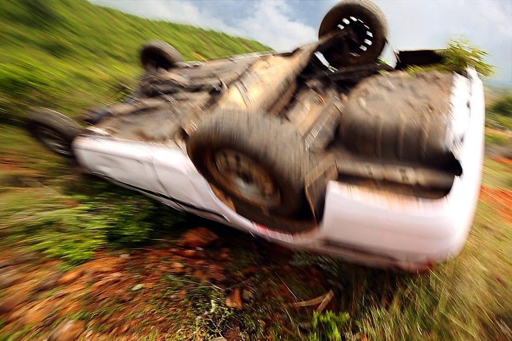 Chicago car accident lawyer explains rollover crash causes.