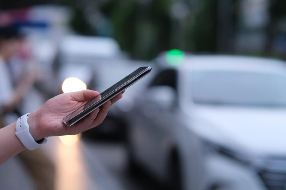 Schaumburg rideshare accident lawyer helping victims of Uber and Lyft crashes.