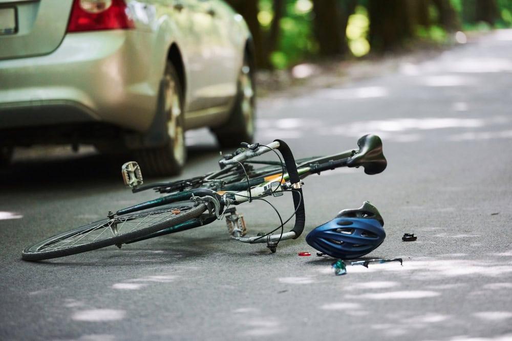 Chicago bicycle injury lawyer representing cyclists hit by a driver that failed to stop.