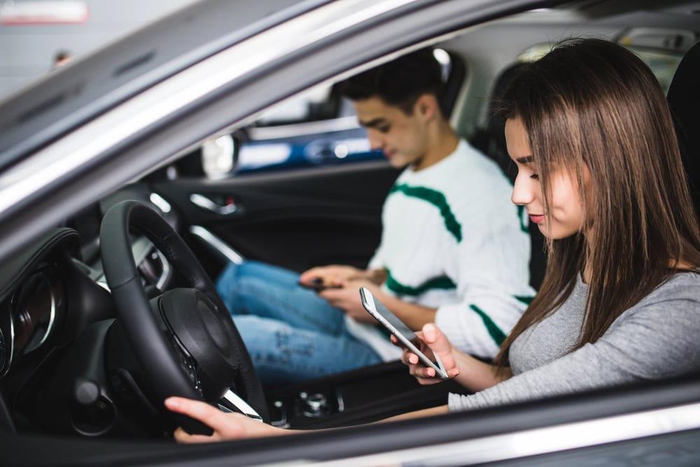 Proving distracted driver liability in Chicago accident cases