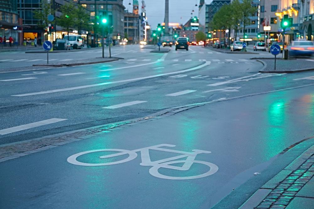 Chicago attorney helping a cyclist injured in a right turn accident.