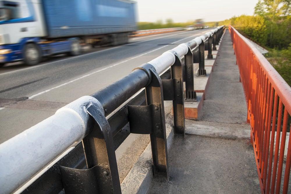 Filing a personal injury claim after a car accident involving defective guardrails