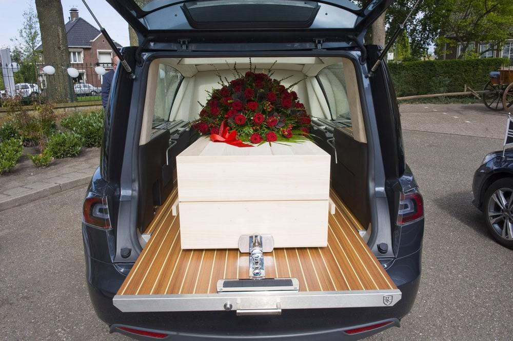 Family facing funeral costs after a wrongful death caused by a Chicago car accident