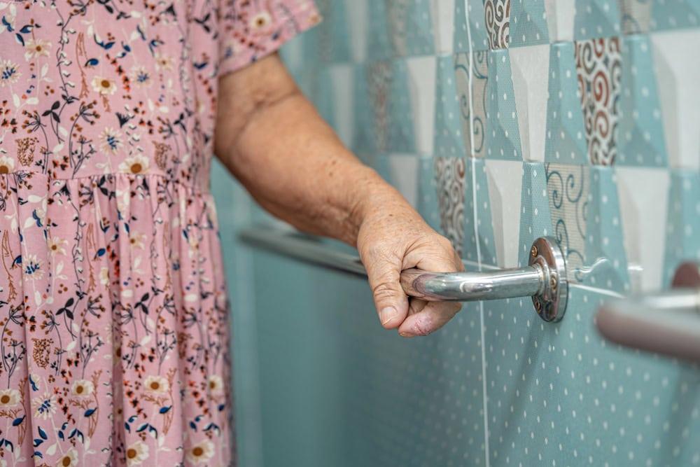 Peoria law firm reviewing complaints against worst-rated nursing homes