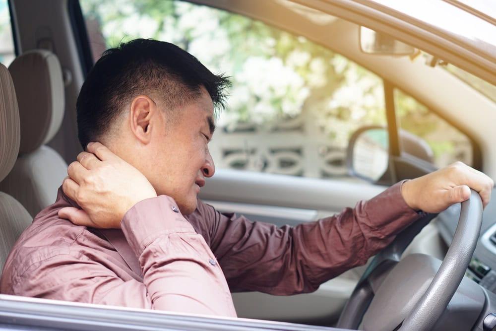 Chicago whiplash car accident lawyer representing injury victims