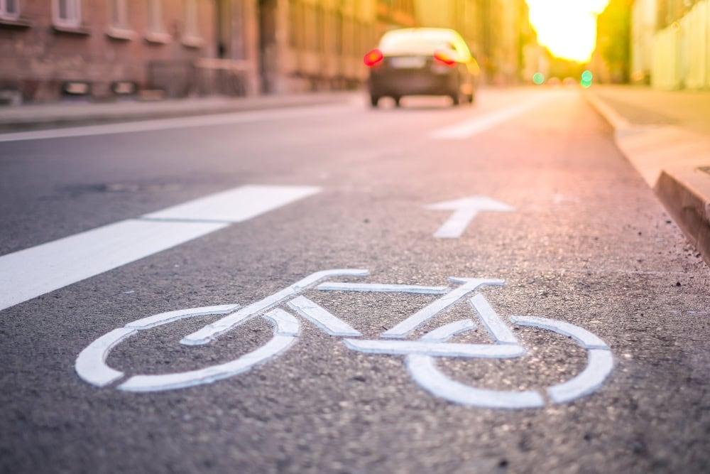 Attorney representing cyclists injured in bike lane crashes in Chicago.