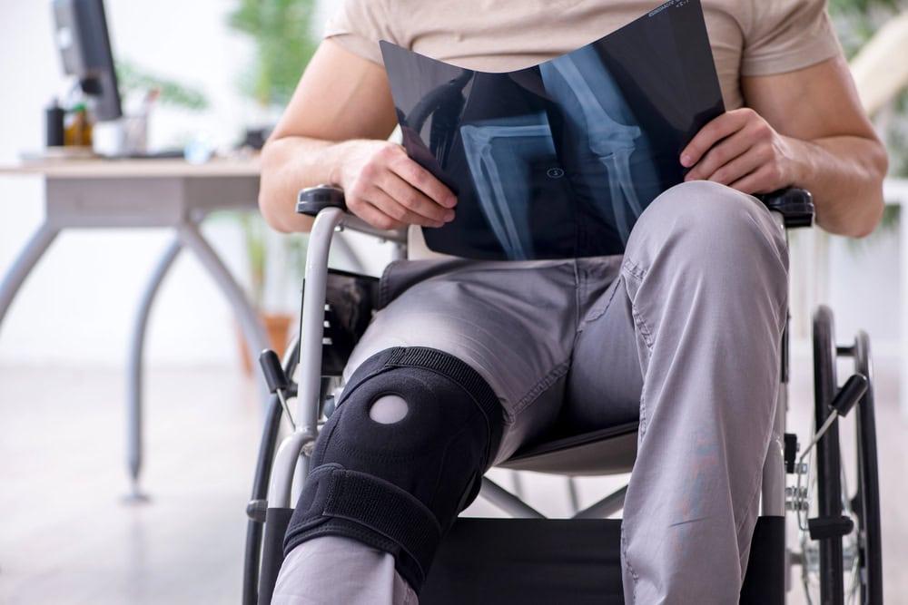 Law firm helping victims of dashboard injuries and PCL tears from car crashes.
