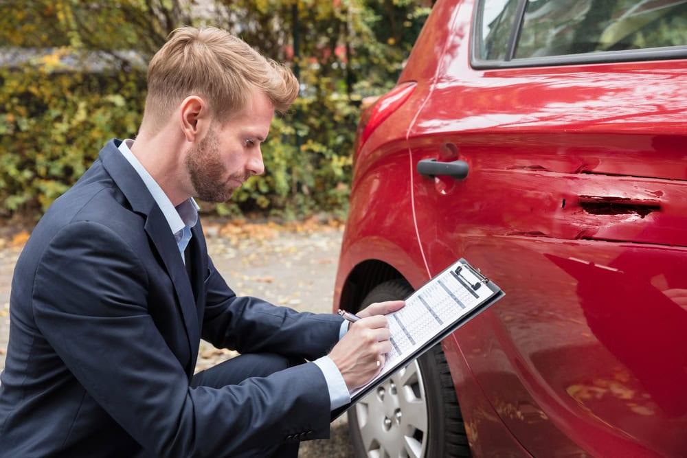 Uber driver learning about different periods of insurance