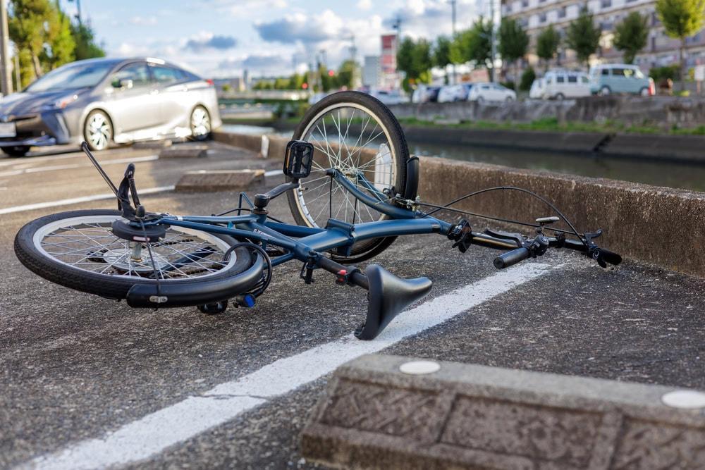 Experienced personal injury lawyer helping injured cyclists file a personal injury claim.