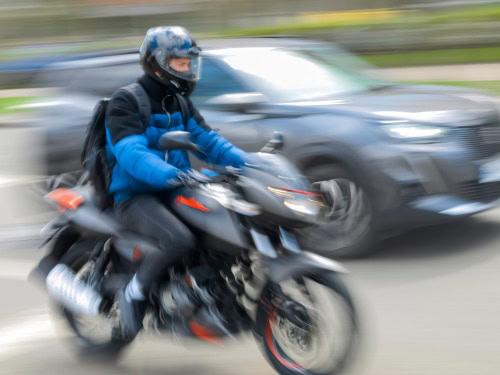 Causes of motorcycle crashes