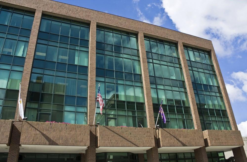 A personal injury law firm in Rockford helping a client with their injury claim.