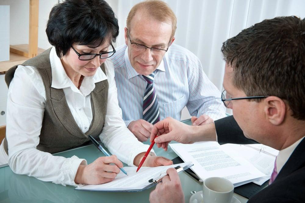 Chicago lawyer explaining the Illinois statute of limitations for car accidents. 