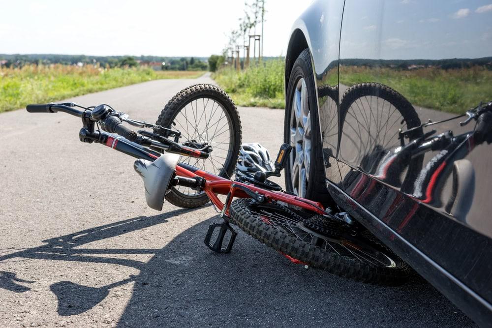 Lawyer identifying common causes of serious bicycle accidents.
